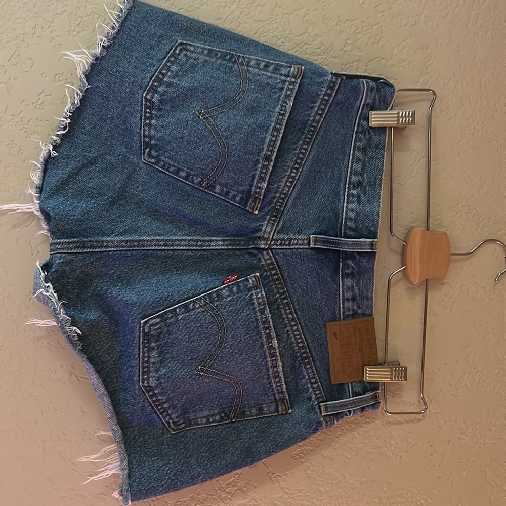Levi’s 501 High-Rise Denim Shorts - Picture 3 of 6